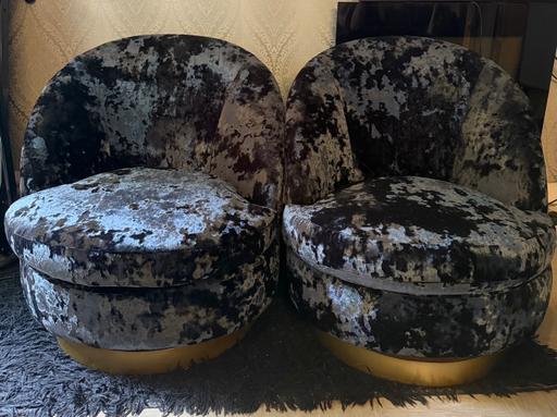Buy & Sell Surrey Quays South East London - Photos for Swivel base velvet chairs