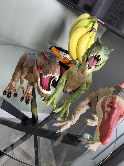 Buy & Sell Chapeltown Sheffield - Photos for 6 large toy dinosaurs & 1 small