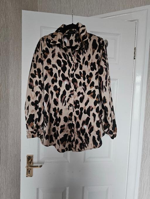 Buy & Sell Newton Doncaster - Photos for Animal pattern top, size 12.