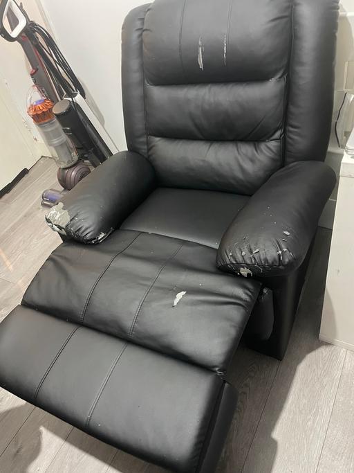 Buy & Sell - Photos for Black recliner armchair