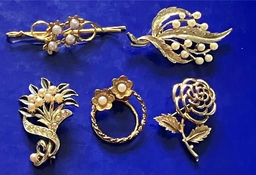 Buy & Sell Yeovil Somerset - Photos for Job lot 5xrolled gold seeded pearl brooches.
