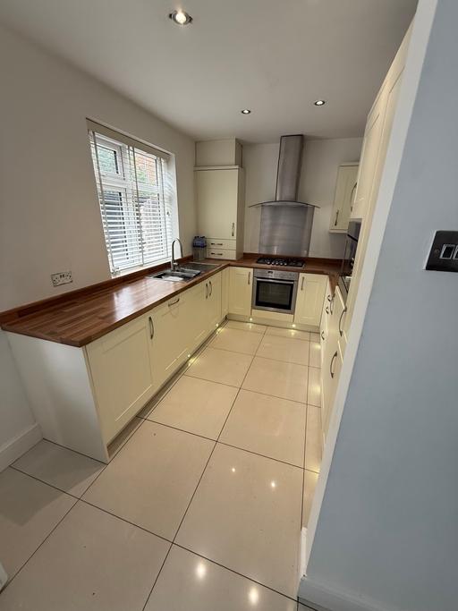Buy & Sell Aigburth Liverpool - Photos for Ivory shaker kitchen