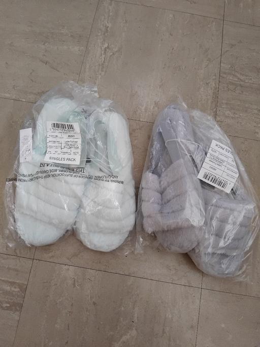 Buy & Sell Stow Heath Wolverhampton - Photos for New 2 Slippers 5.