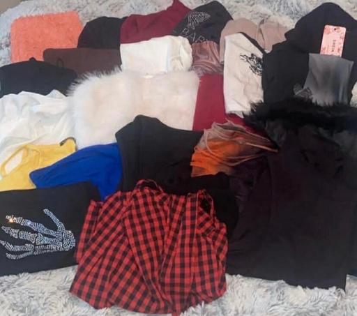 Buy & Sell Bilston Wolverhampton - Photos for 12-14 crop top bundle