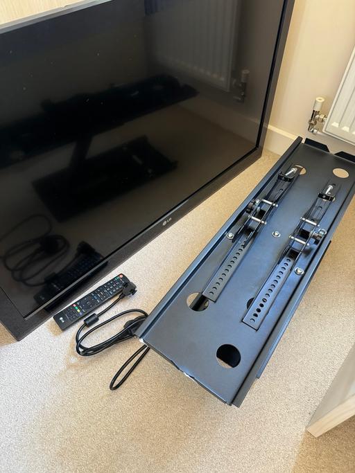 Buy & Sell Pudsey Leeds - Photos for LG 42 “ TV Unit and wall bracket
