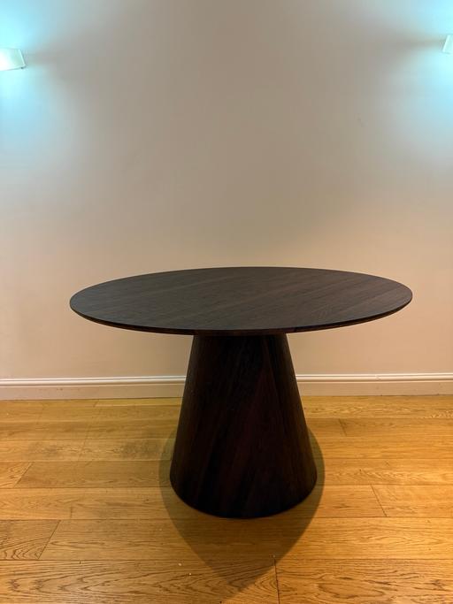 Buy & Sell Kensington and Chelsea Central London - Photos for Dark Wood Round Dining Table 4-6 People