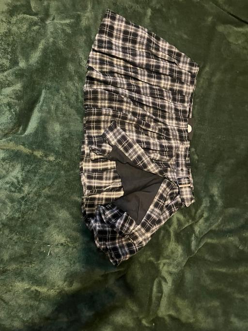 Buy & Sell Fleetwood Wyre - Photos for Damaged society gothic skirt.