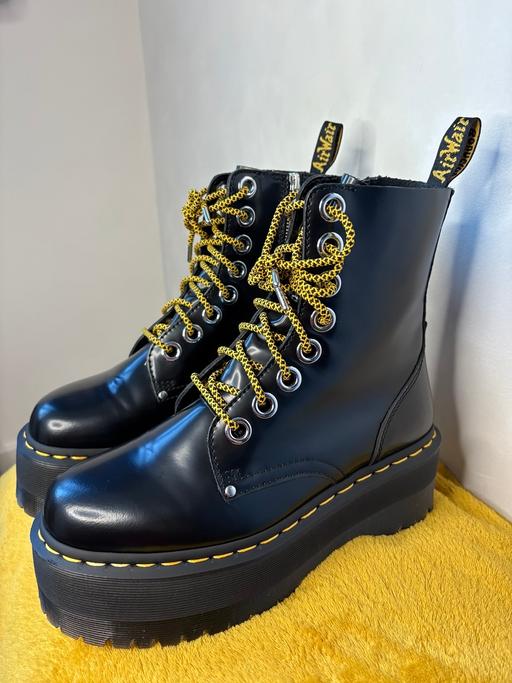 Buy & Sell Crumpsall Manchester - Photos for Dr. Martens JADON MAX boots Size 6