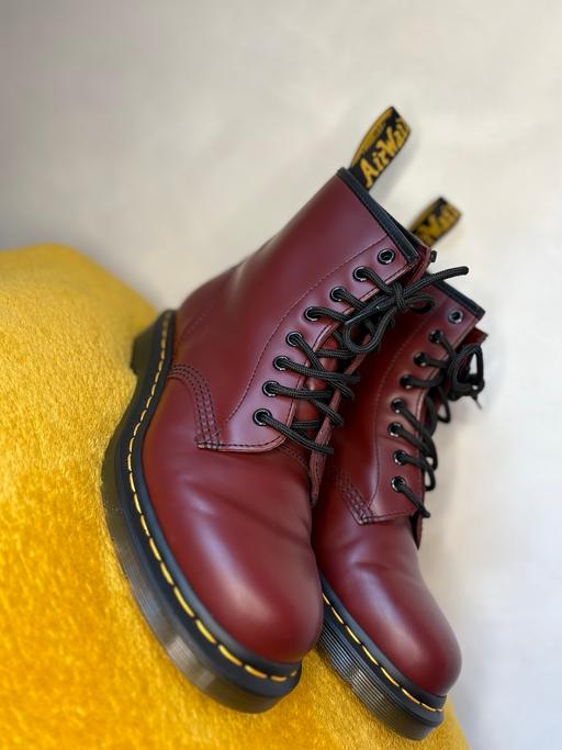Buy & Sell Crumpsall Manchester - Photos for Dr. Martens Cherry 1460 Boots SIZE 6