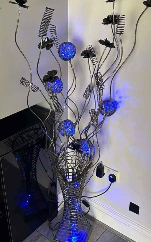 Buy & Sell Weston Point Halton - Photos for Tall metal floor lamp