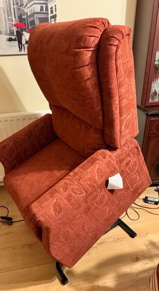 Buy & Sell Uxbridge Hillingdon - Photos for Riser recliner armchair