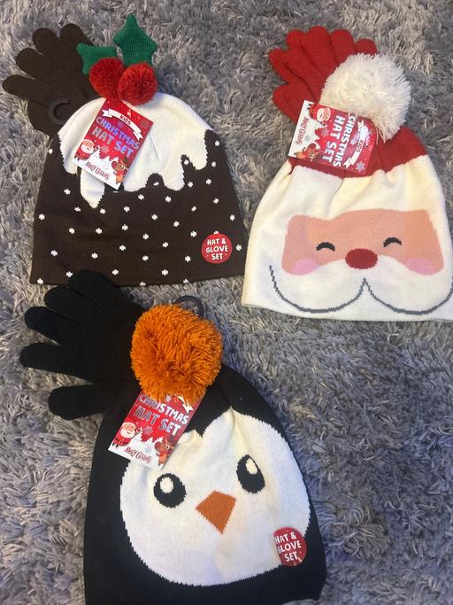 Buy & Sell Dovecot Knowsley - Photos for Kids Xmas hat & gloves set. New
