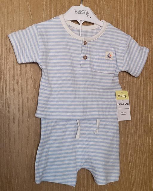 Buy & Sell Wednesfield Wolverhampton - Photos for New Blue Stripe Top & Shorts Set 1 Month.