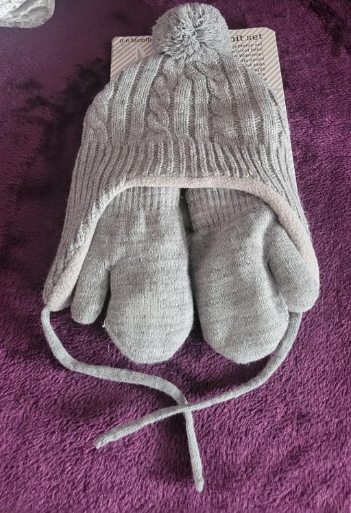 Buy & Sell Wednesfield Wolverhampton - Photos for New Baby Grey Knitted Set 0-6 Months.