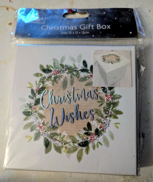 Buy & Sell Georgetown Blaenau Gwent - Photos for 🎄 Christmas gift box white/green/ spotted.