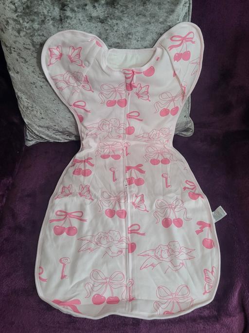 Buy & Sell Wednesfield Wolverhampton - Photos for New Pink White Swaddle Bag Size 6-9 Months.