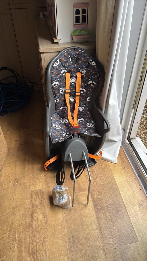 Buy & Sell Harrow Town Centre Harrow - Photos for Rear child bike seat