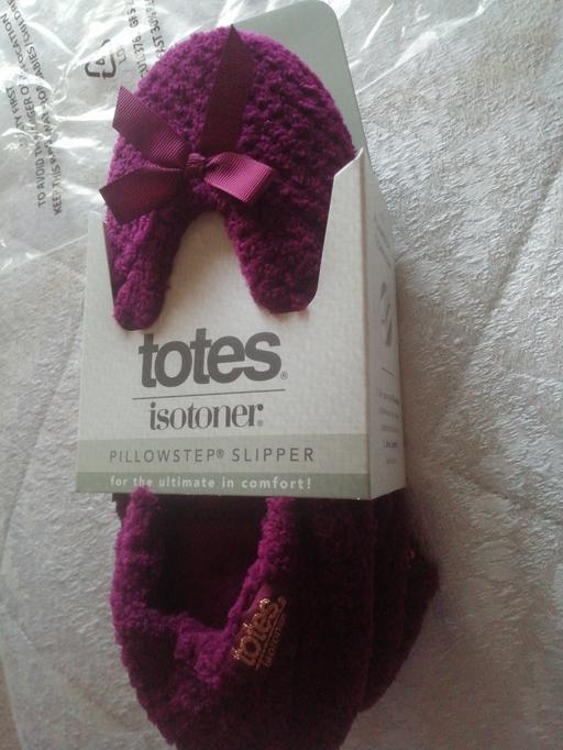 Buy & Sell Heath Town Wolverhampton - Photos for New Totes isotoner ladies slippers
