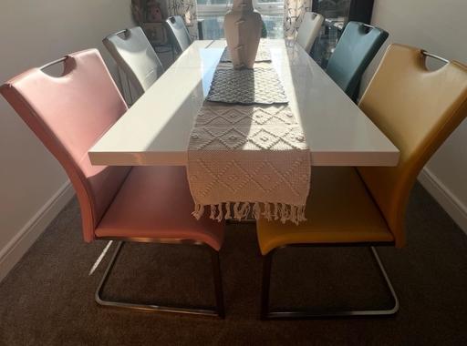 Buy & Sell Little Waltham Chelmsford - Photos for White melamine extending dining table