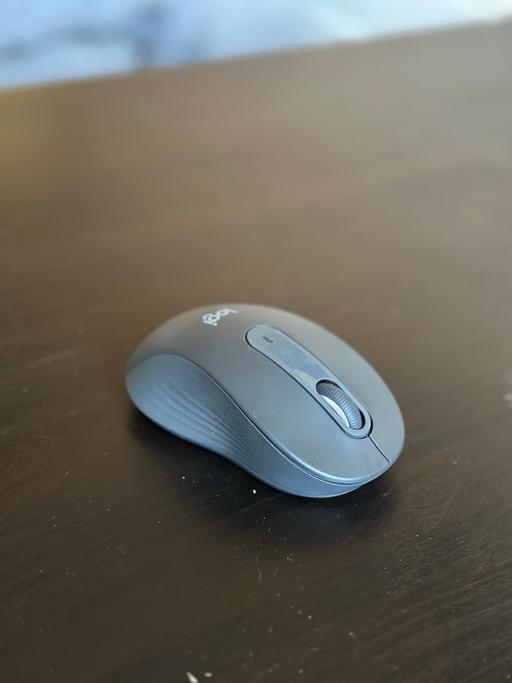 Buy & Sell Croydon Croydon - Photos for Logitech Wireless Mouse (Grey)