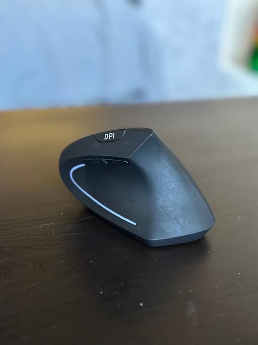 Buy & Sell Croydon Croydon - Photos for Ergonomic Vertical Wireless Mouse - DPI