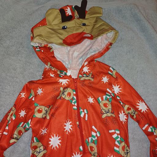 Buy & Sell Tividale Sandwell - Photos for reindeer pyjama set ages 2 & 4 available new