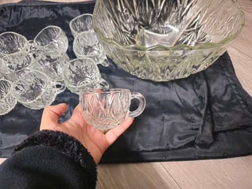 Buy & Sell Cranford Hounslow - Photos for crystal juice bowl with glasses