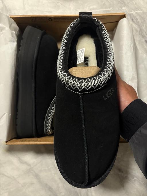 Buy & Sell Bae Copr Bay Swansea - Wales - Photos for Black Uggs Tasman shoes size 4 uk