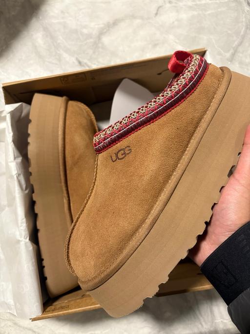 Buy & Sell Bae Copr Bay Swansea - Wales - Photos for Beige red Ugg Tasman shoes size 5 uk