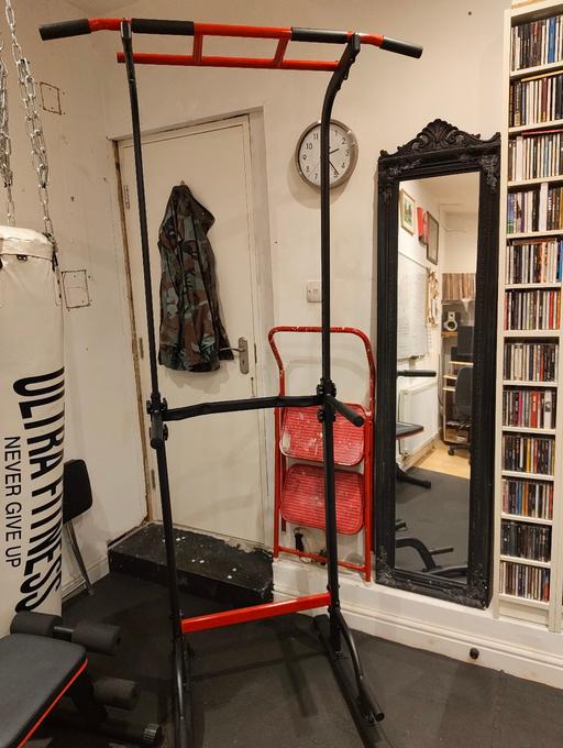 Buy & Sell Greenmount Bury - Photos for Dip station and pull up bar.