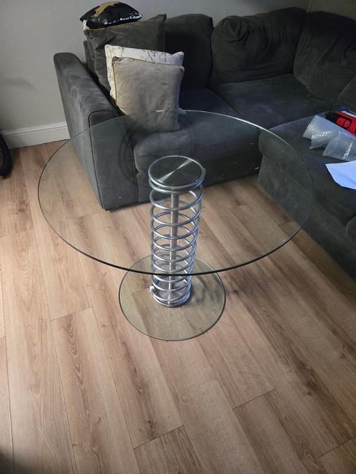Buy & Sell Selhurst South East London - Photos for 4 seater glass dining table