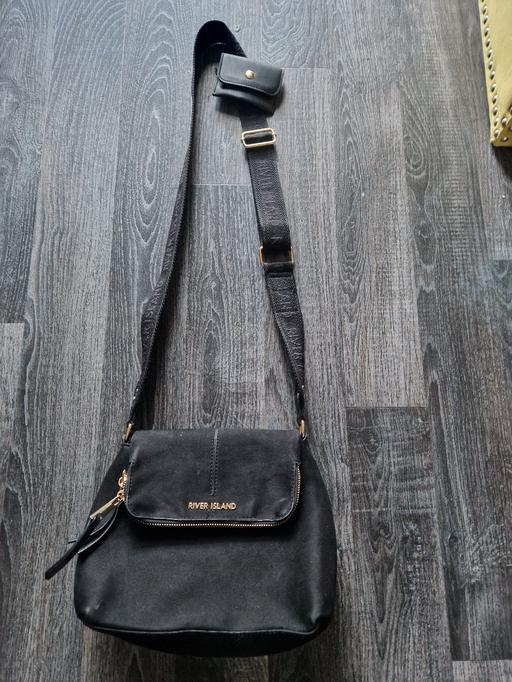 Buy & Sell Scholes Rotherham - Photos for Black River Island bag