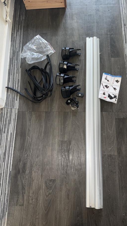 Buy & Sell Scholar Green Cheshire East - Photos for Car roof bars universal