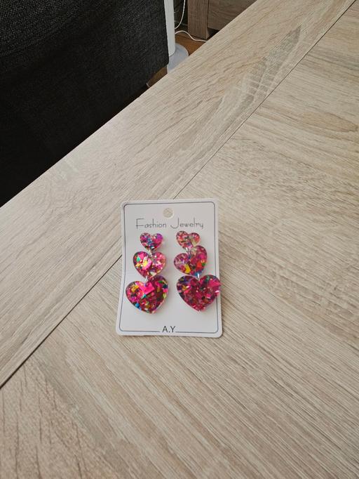 Buy & Sell Newton Doncaster - Photos for Heart shimmer earrings..pierced ears..NEW