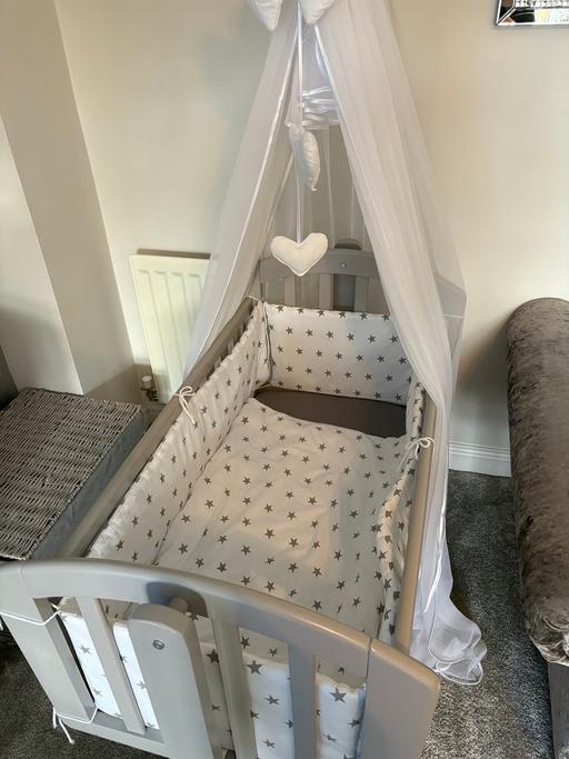 Buy & Sell Tipton Sandwell - Photos for OBaby Grey Swinging Crib