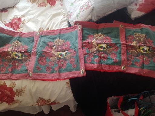 Buy & Sell Longley Sheffield - Photos for 4 Christmas cushion covers