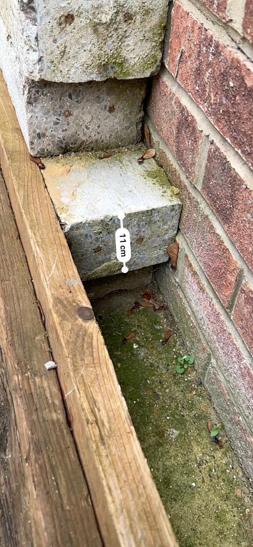 Buy & Sell North Finchley North London - Photos for 4 concrete lintels