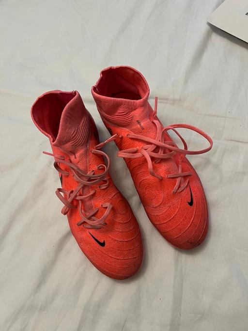 Buy & Sell Fordhouses Wolverhampton - Photos for Nike football boots size 6.5uk Fluro Pink
