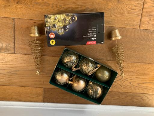 Buy & Sell Tyldesley Wigan - Photos for Gold Christmas Decorations