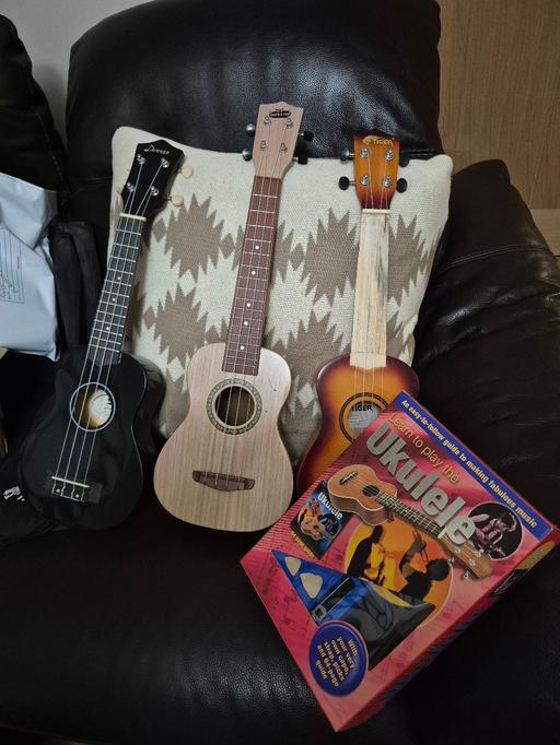 Buy & Sell Pensnett Dudley - Photos for 3 x Ukuleles and Learn to play set