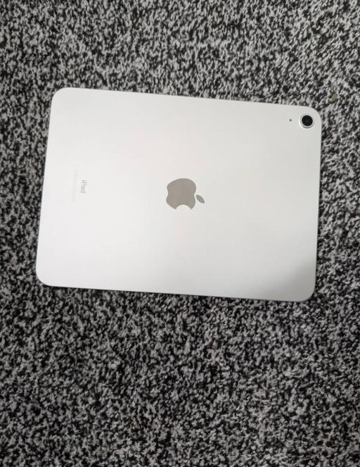 Buy & Sell Netherton Dudley - Photos for iPad Air 4th generation Wi-Fi silver