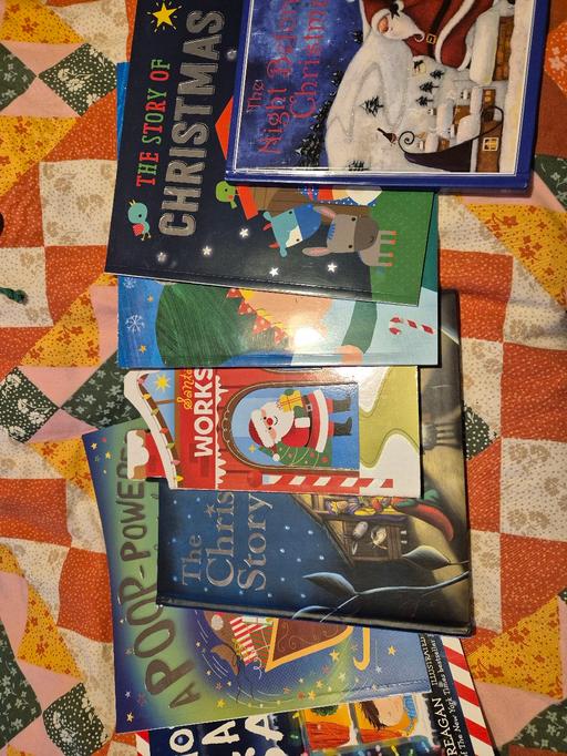 Buy & Sell Wilnecote Tamworth - Photos for selection of Christmas books