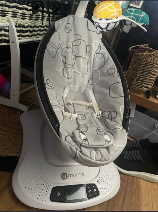 Buy & Sell Portsmouth Portsmouth - Photos for 4 moms mamaroo rocker.