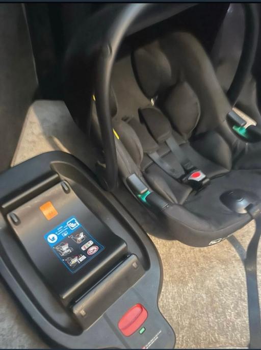 Buy & Sell Portsmouth Portsmouth - Photos for Puggle infant car seat with isofix base.