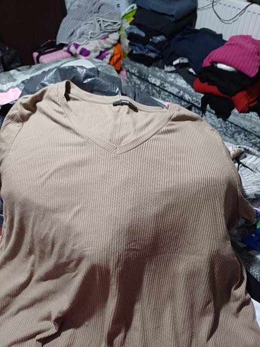 Buy & Sell Sedgley Dudley - Photos for Ladies v neck t shirt size 24