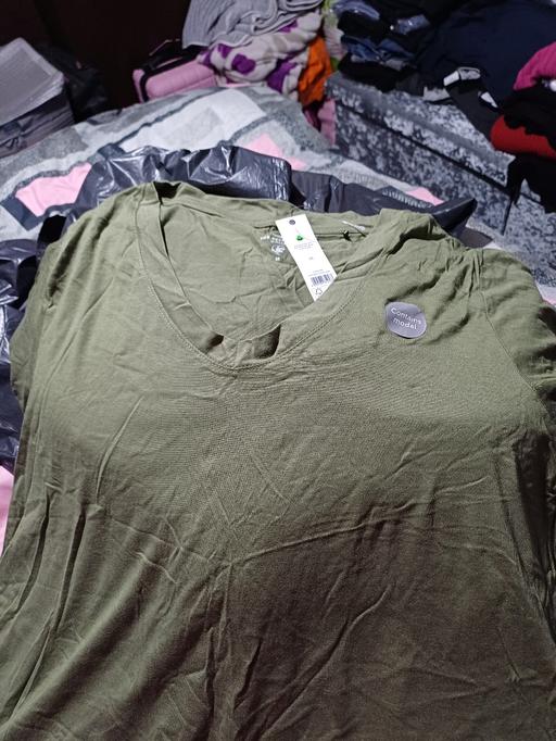 Buy & Sell Upper Gornal Dudley - Photos for new with tags ladies v neck t shirt