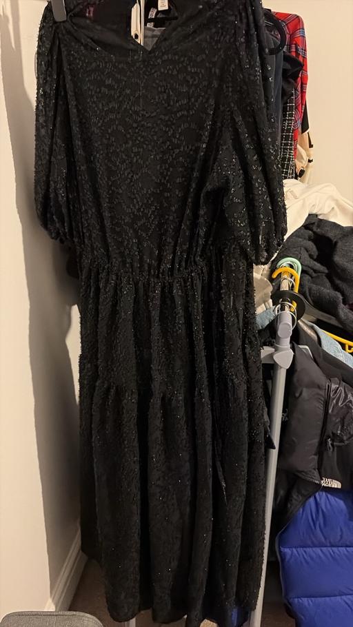 Buy & Sell Ocker Hill Sandwell - Photos for Black sequin H & M dress