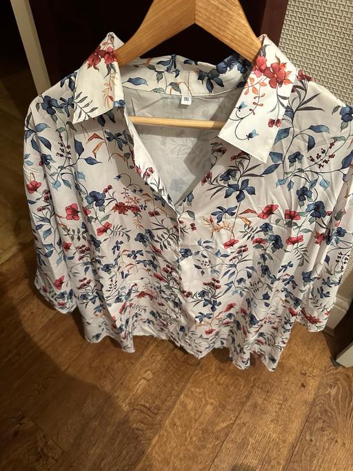 Buy & Sell Blakenhall Wolverhampton - Photos for 1 silky floral Blouse (New)
