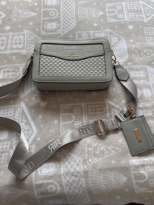 Buy & Sell Golds Hill Sandwell - Photos for River lsland