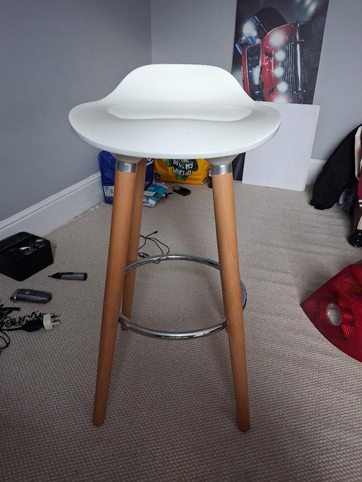 Buy & Sell Luton Town Centre Luton - Photos for Bar stool
